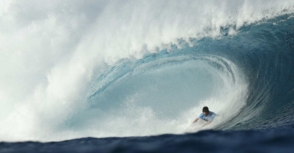 Filipe Toledo Gets the Barrel